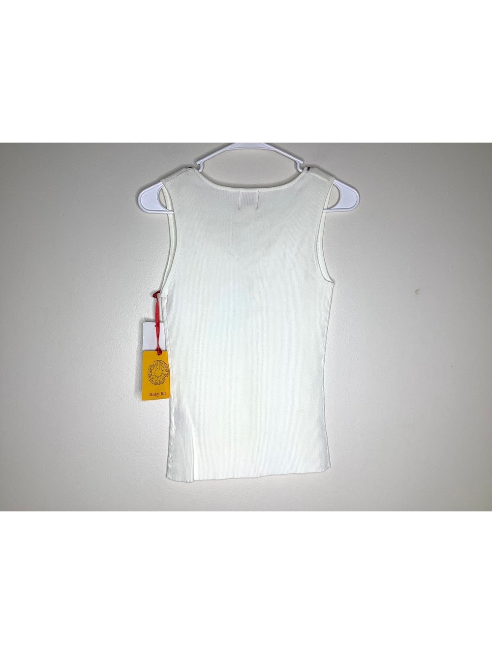 < NWT Ruby Rd. Ribbed Tank Top With Beaded Pendant Neckline > - Picture 7 of 8